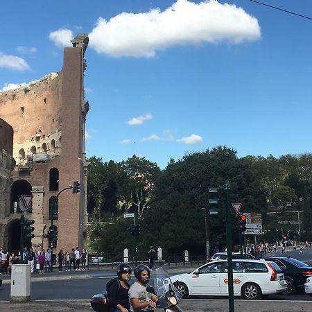 Delightful Apartment 100 Meters From The Colosseum Exteriér fotografie